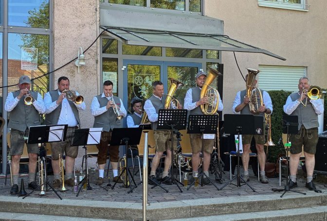 1. Mai Wallhausen, Maibaumfest. 1. Mai Wallhausen, Maibaumfest.